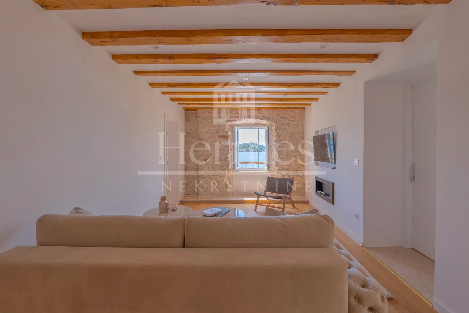 novoureðeni dizajnerski apartman, 1. red do mora, pogled na more - slika 22