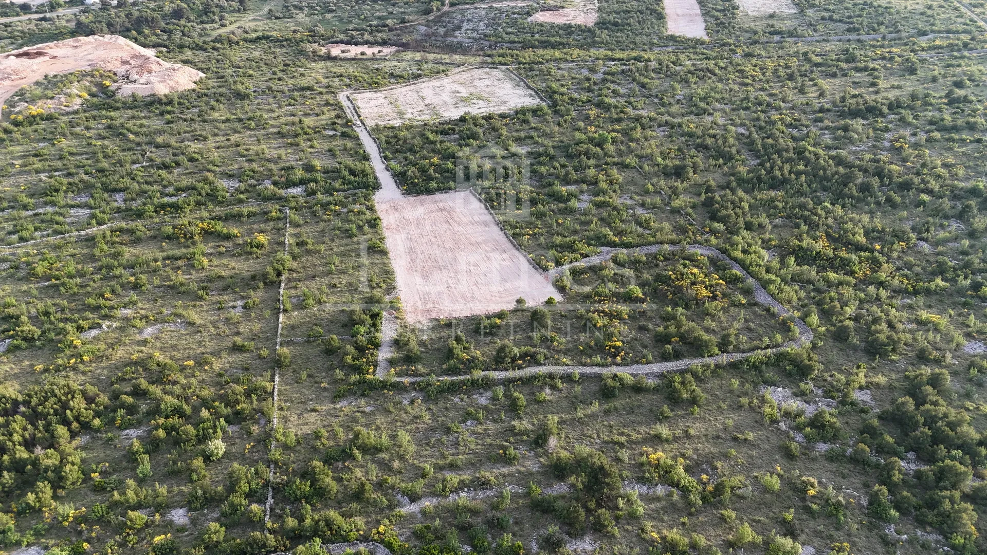građevinsko zemljište s pogledom na more (2192 m2), vodice, šibenik - slika 7