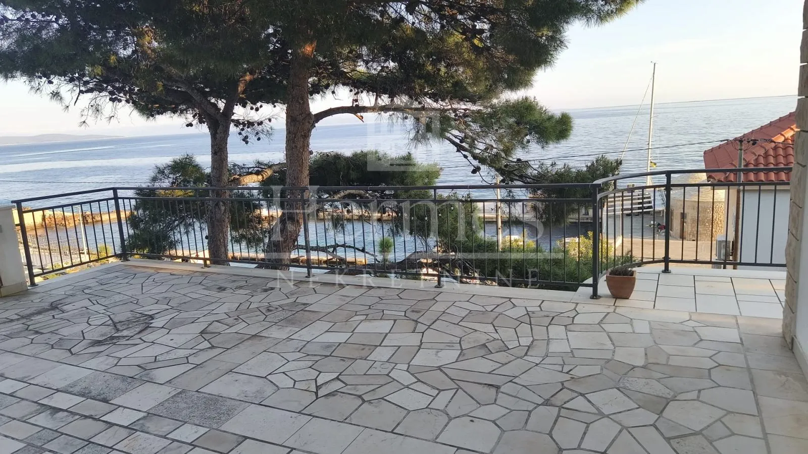 ugostiteljski objekt (250 m2) i smještaj za osoblje, sv. nedjelja, otok hvar - slika 9