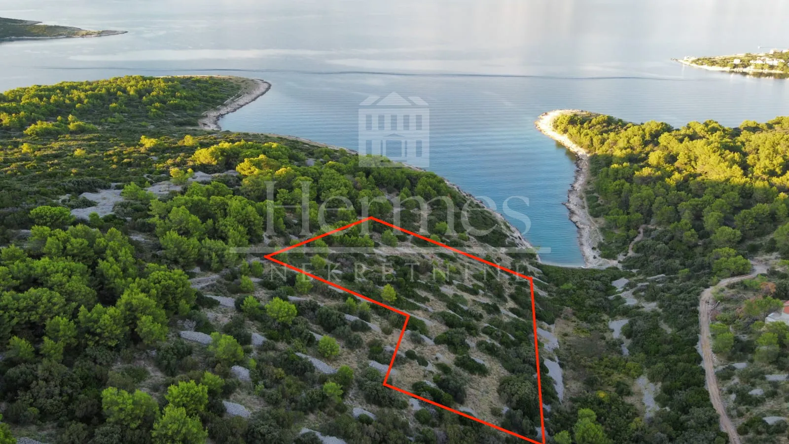 zemljište uz more (14 174 m2), povlja, otok brač - slika 4