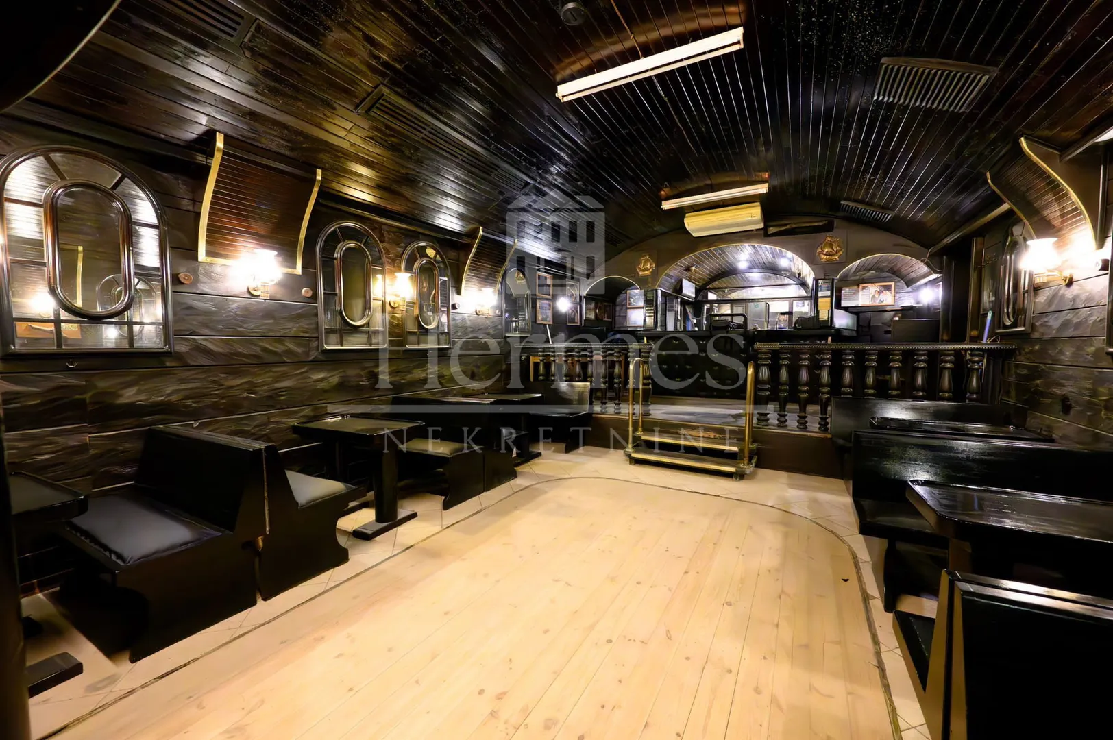 kultni lokal na dvije etaže (160 m2 ), donji grad, hebrangova - slika 5