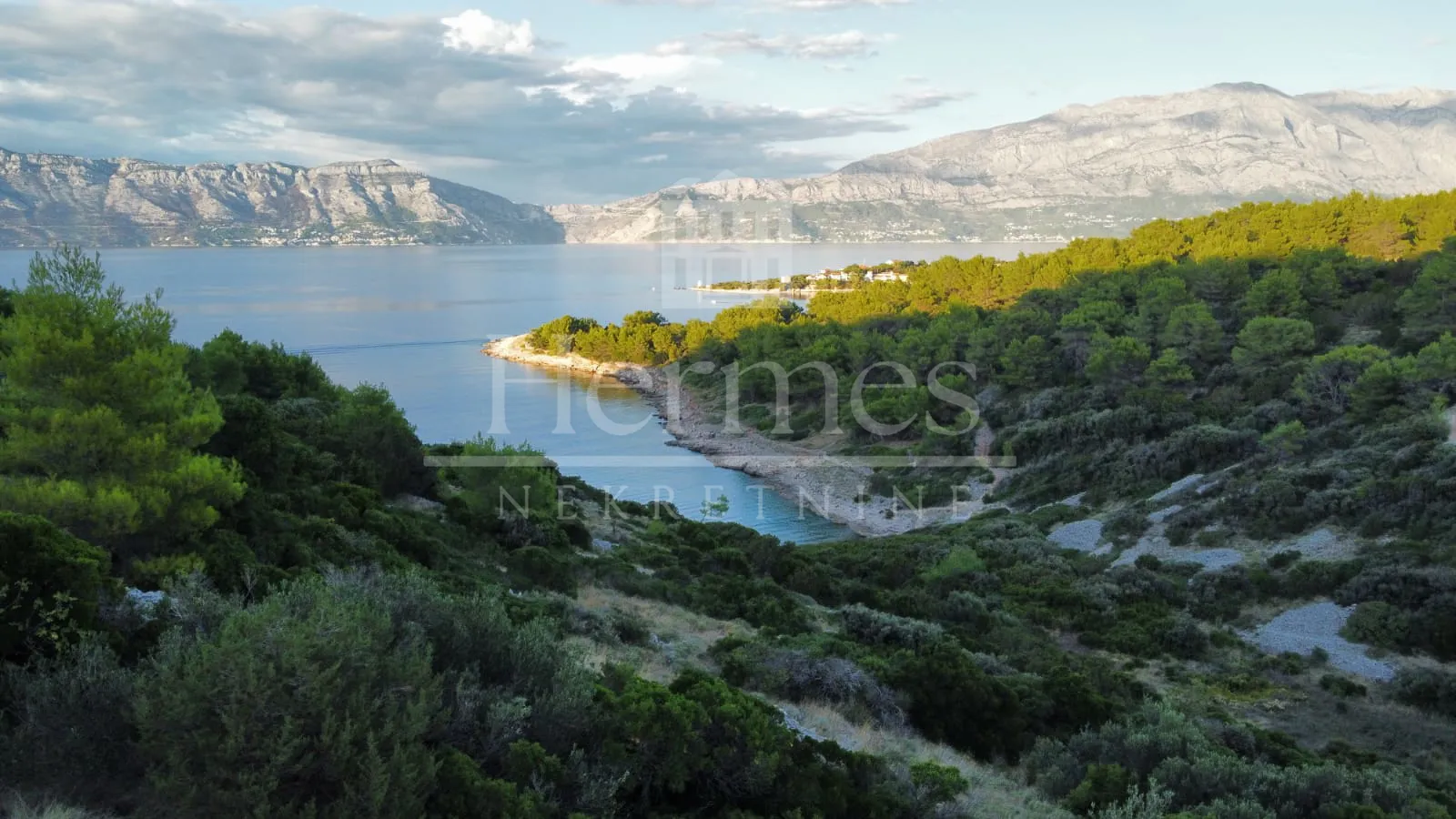zemljište uz more (14 174 m2), povlja, otok brač - slika 3