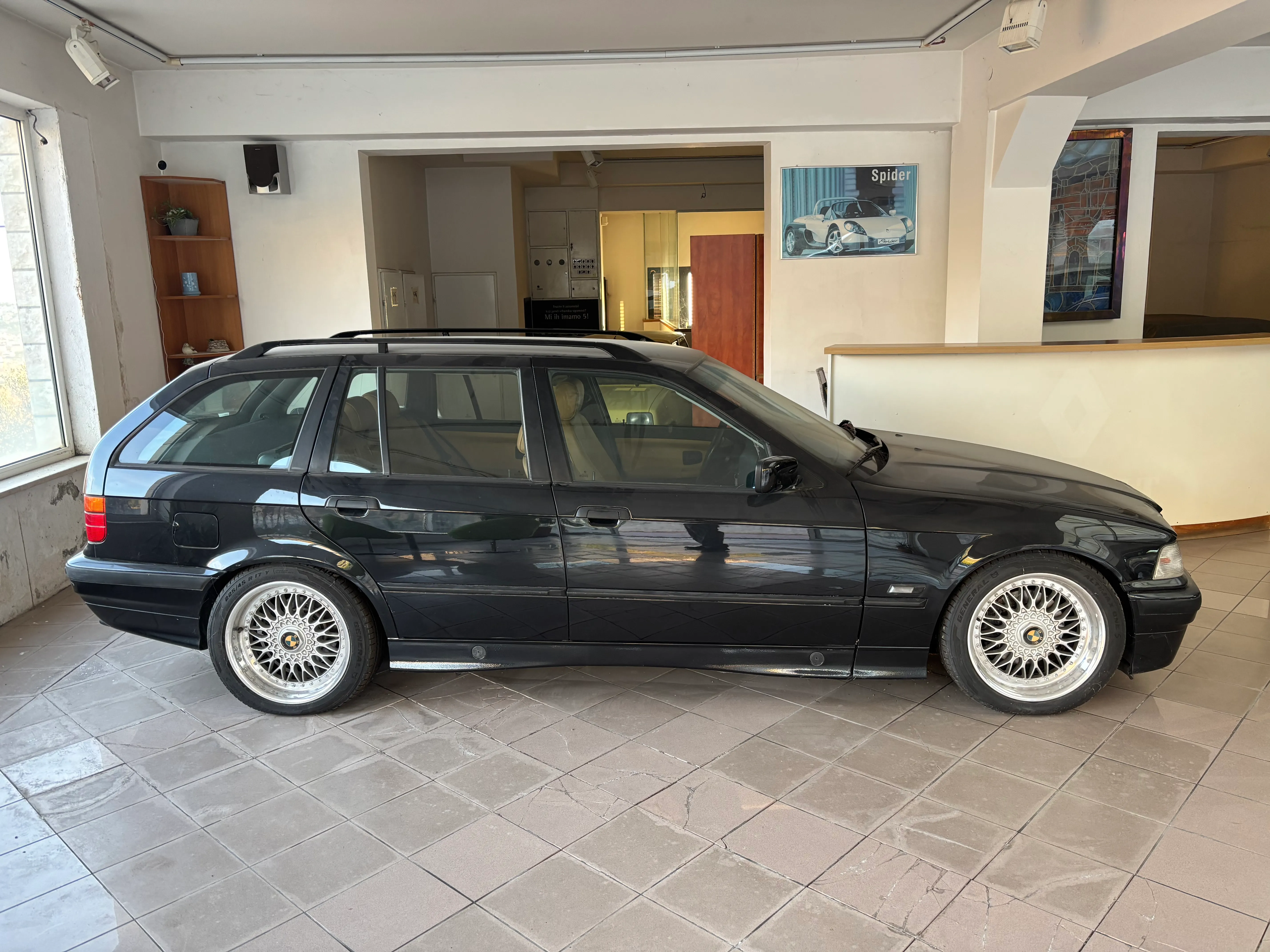 BMW E36 touring 325tds - Žrnovnica, Split