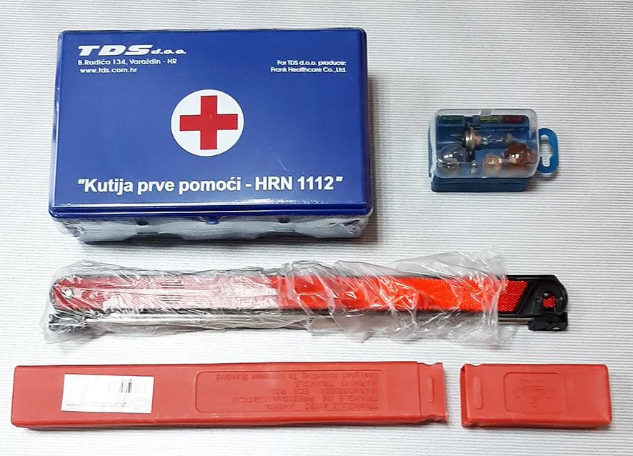 Prva pomoć, set žarulja, Euro trokut, torbica - Set auto opreme - Zagreb