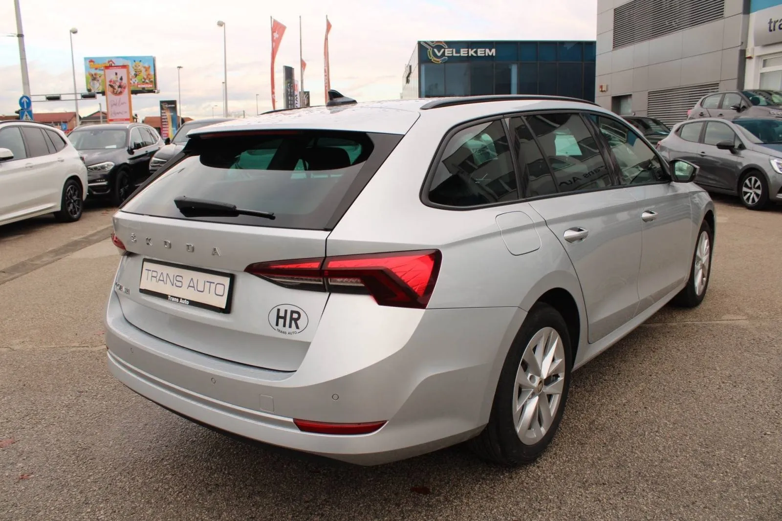 škoda octavia combi 2.0 tdi dsg 150ks *led, navigacija* - slika 5