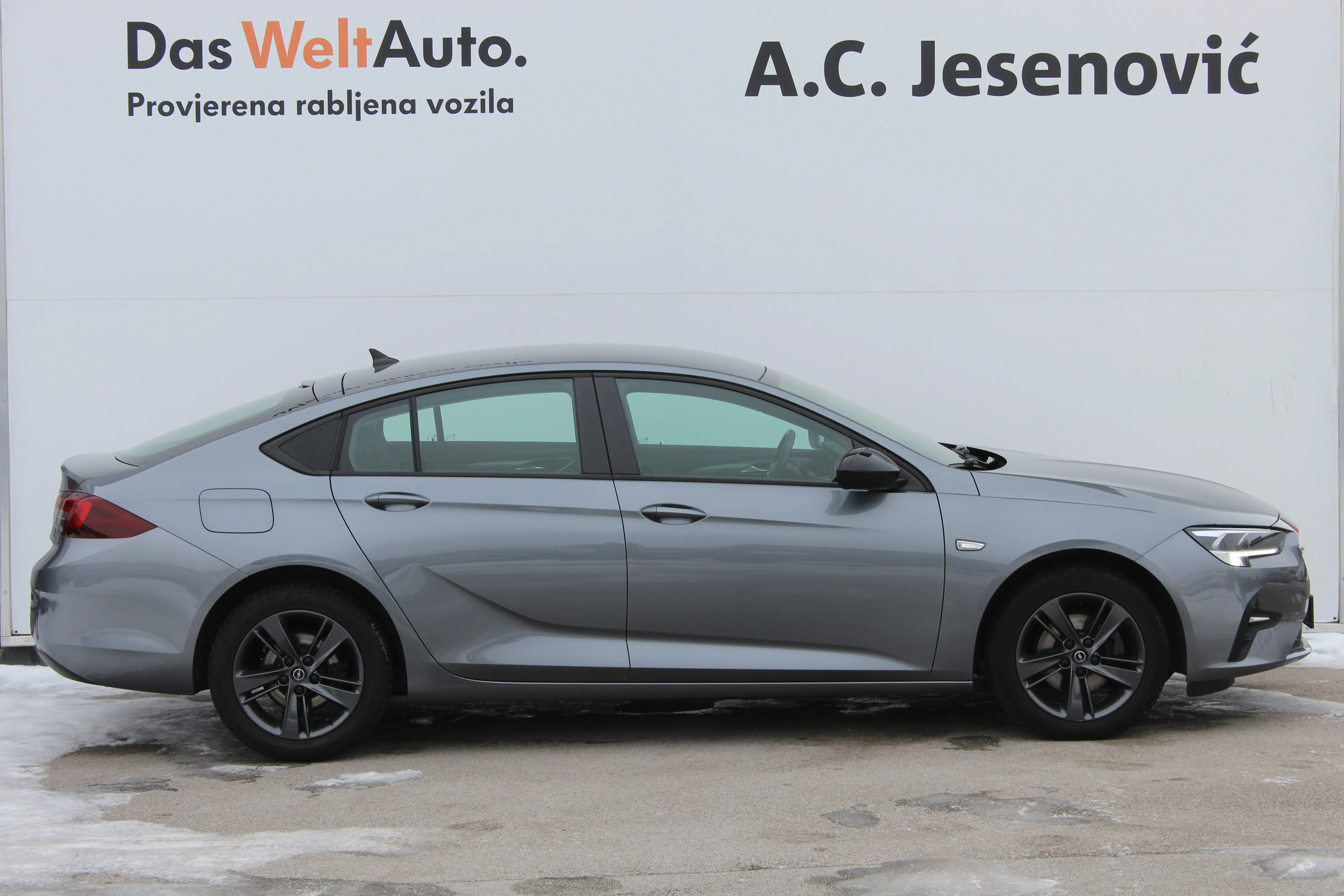13056 opel insignia grand sport 1,5 d business edition - slika 4