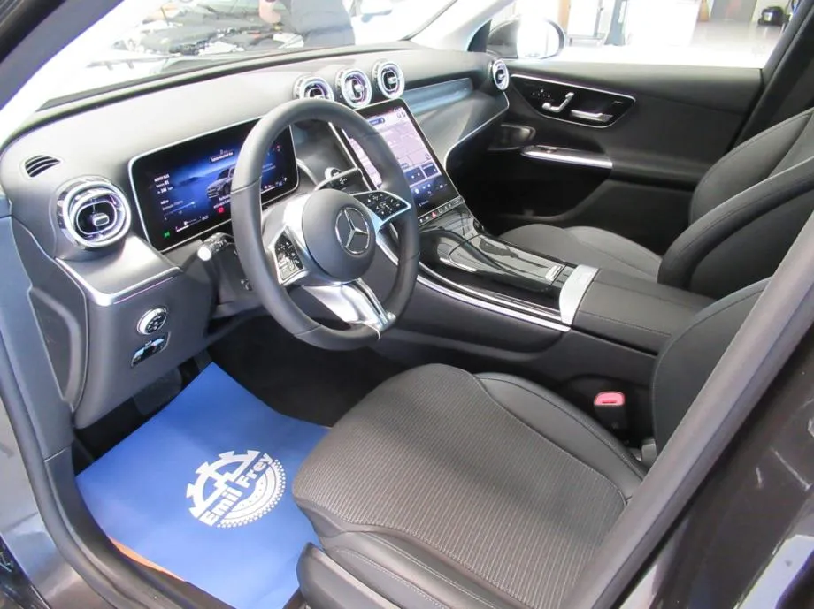 mercedes-benz glc 300 de 4matic avantgarde/panorama/burmester/memory - slika 16