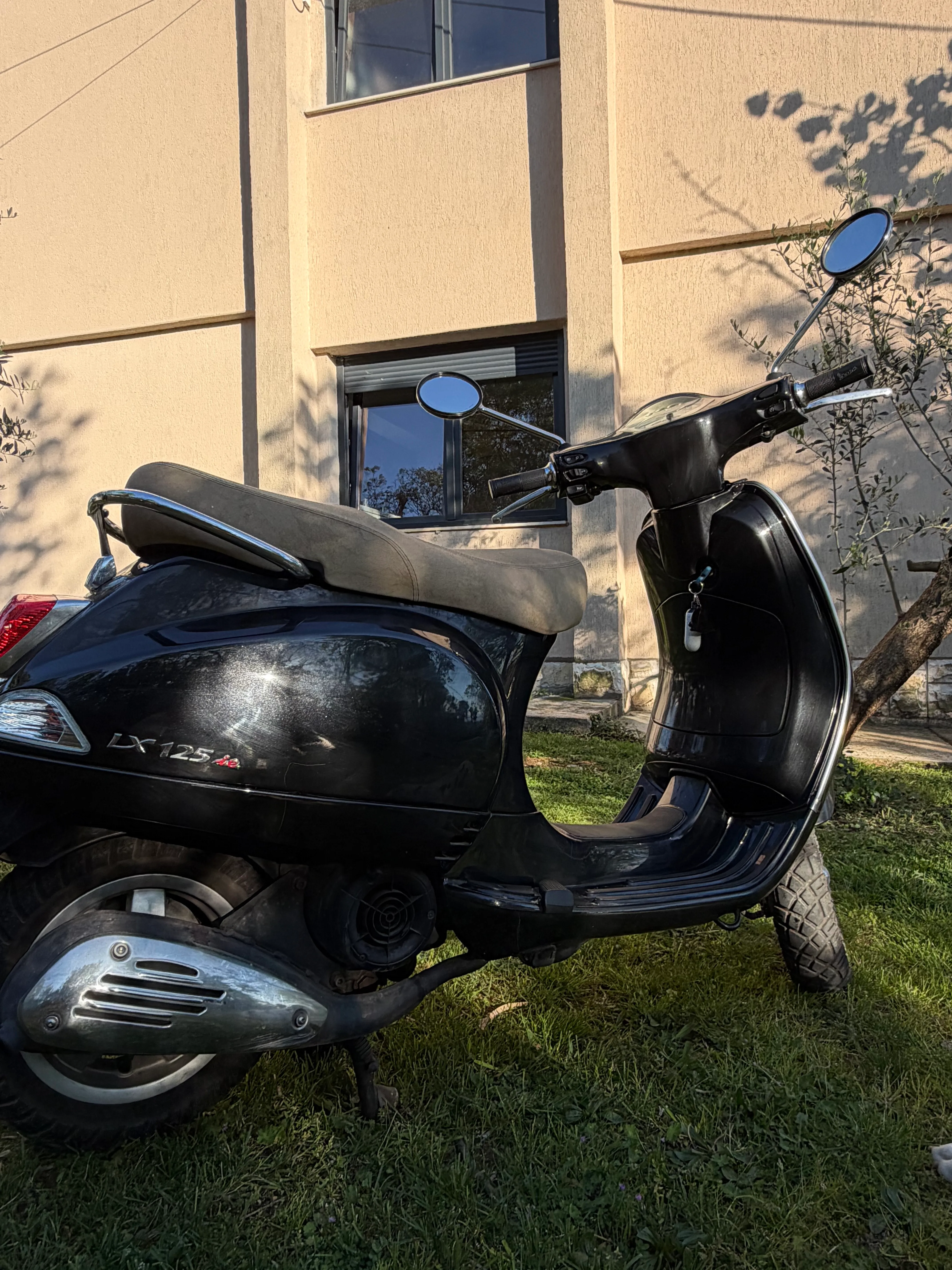 prodajem vespu lx 125 (2012.) 🛵 - slika 2