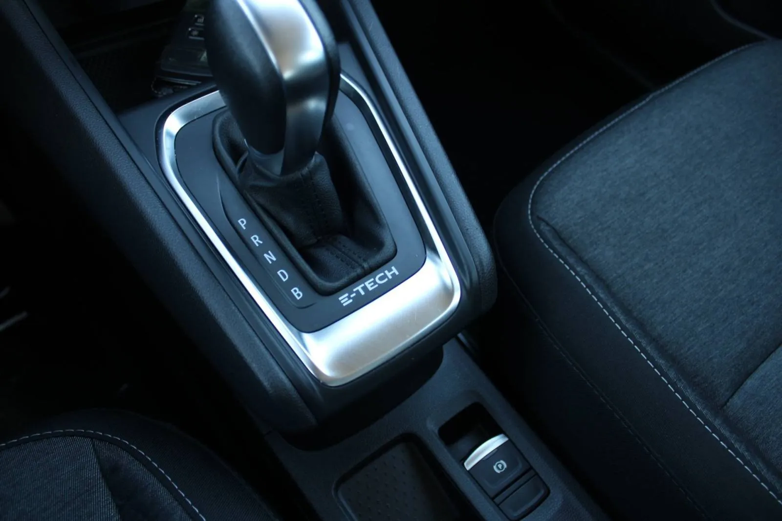 renault captur 1.6 e-tech 160 automatik *led, kamera* - slika 9
