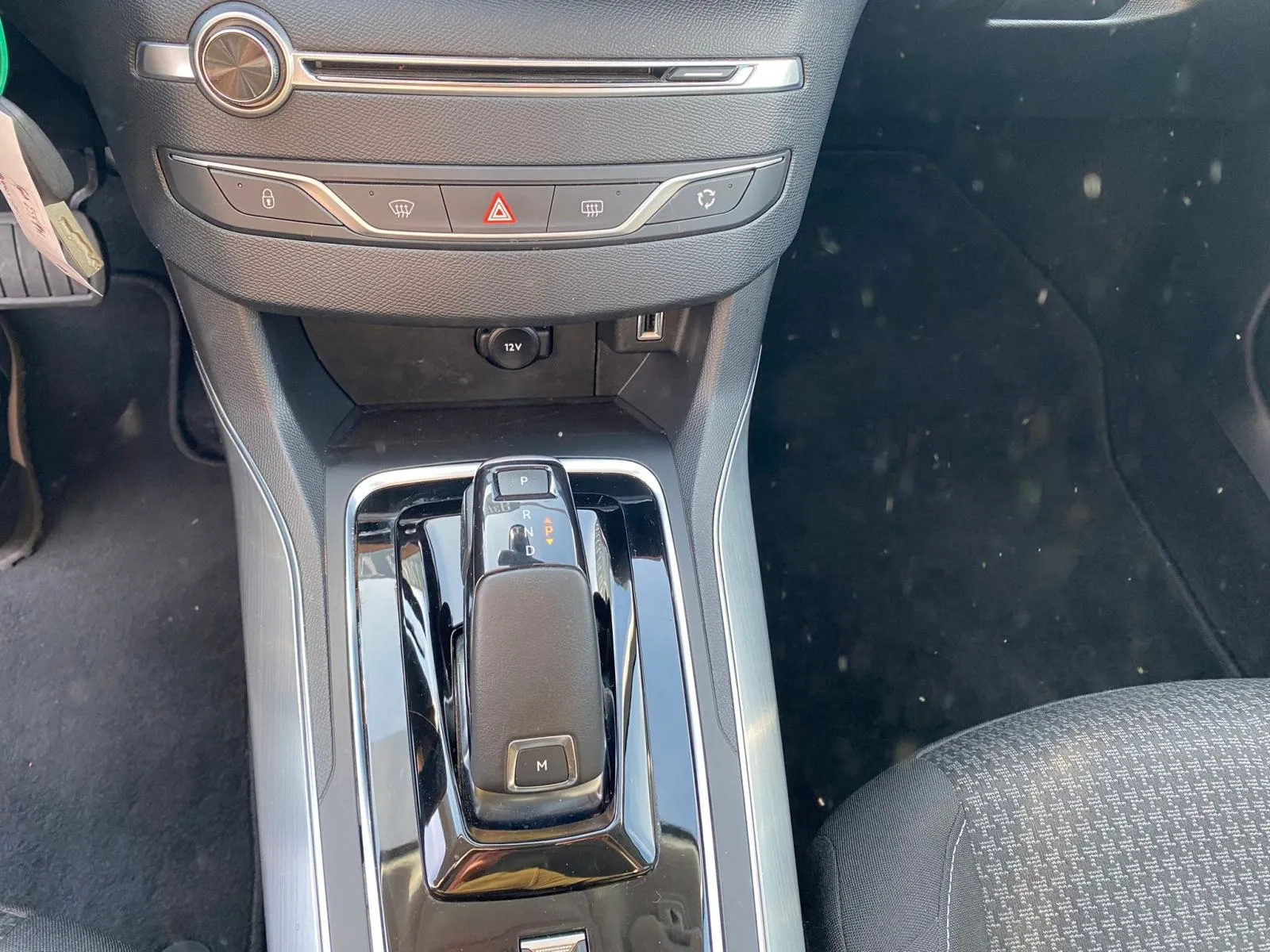 peugeot 308 sw 1,5 bluehdi automatik, navi, tempomat, 4x garancija! - slika 17