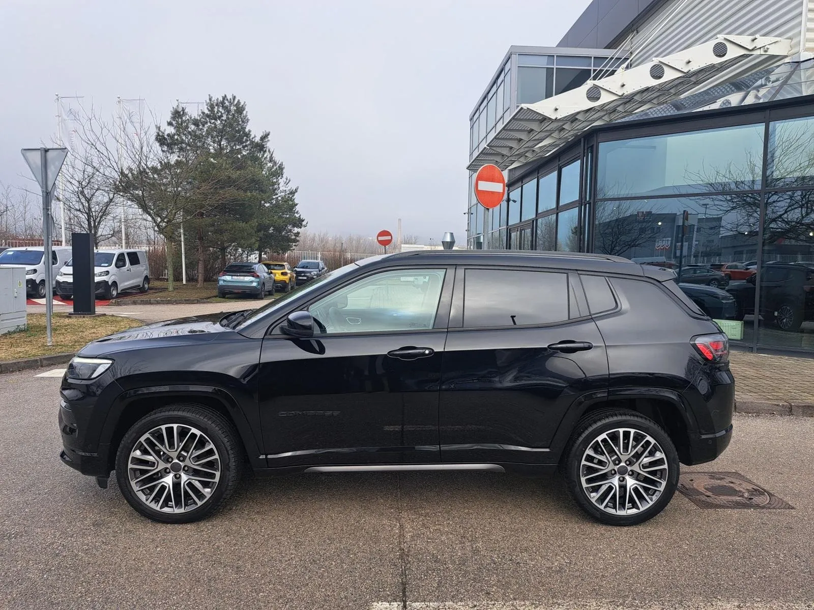jeep compass 1.5 e-hybrid 130 dct fwd summit - slika 2