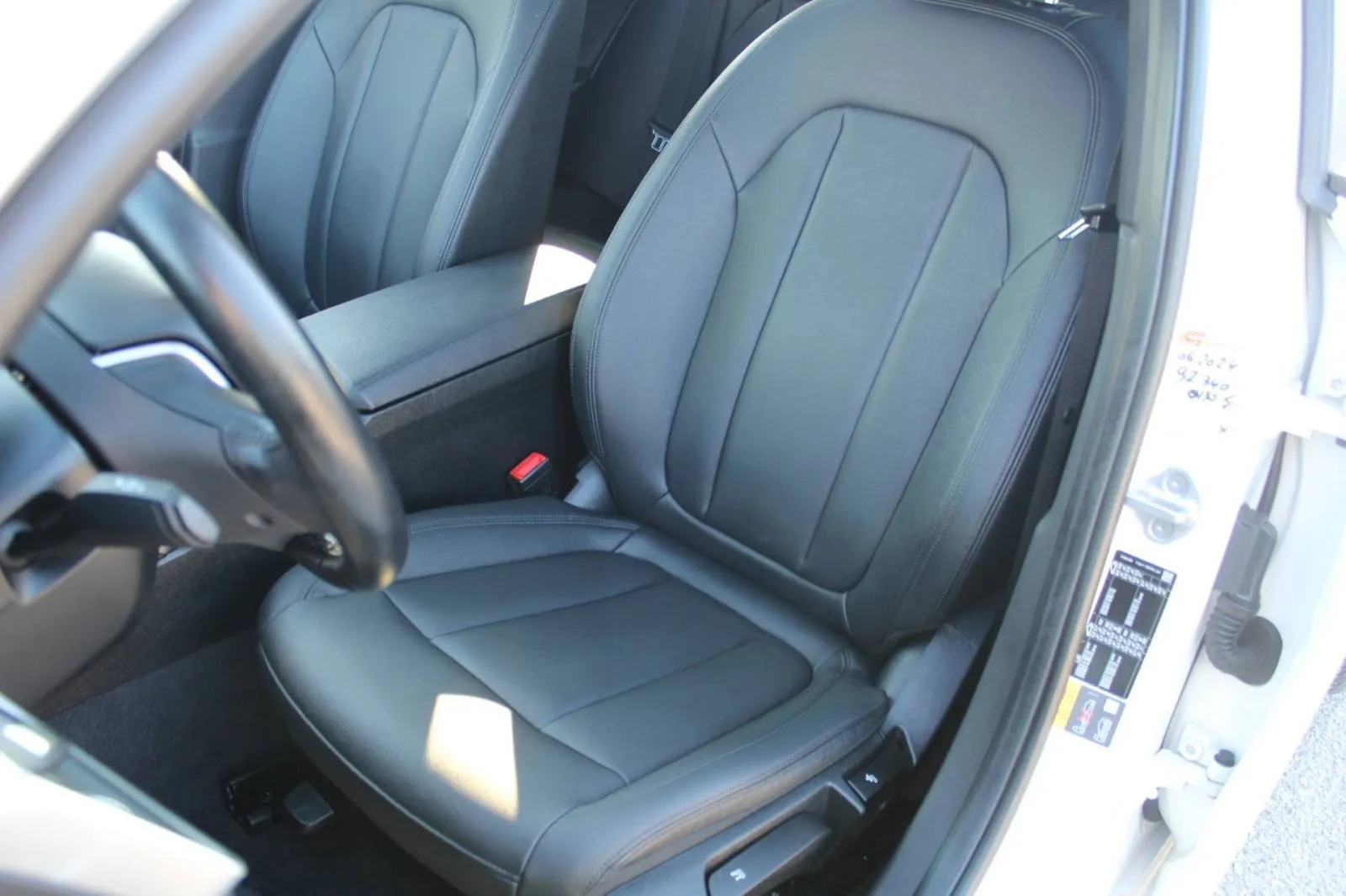 bmw serija 3 330e touring *led, panorama, navigacija* - slika 10