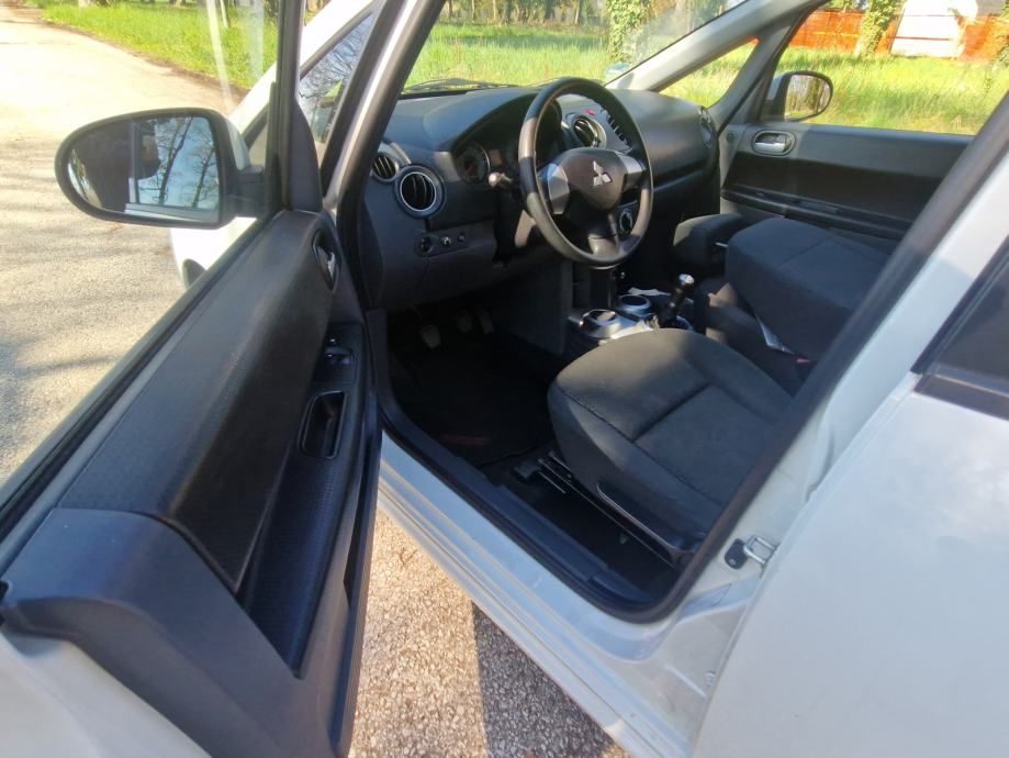 mitsubishi colt 1,3 motion pocinčan 1 vl.1 lak nov kartice do 36 mj - slika 14