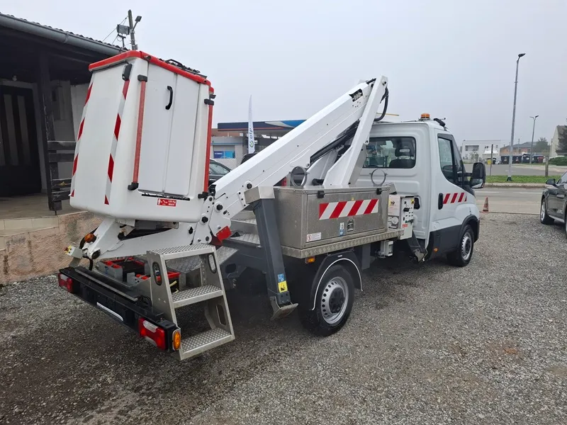 iveco daily 35s14*dizalica košara sa stopama*klima*navigacija* - slika 13
