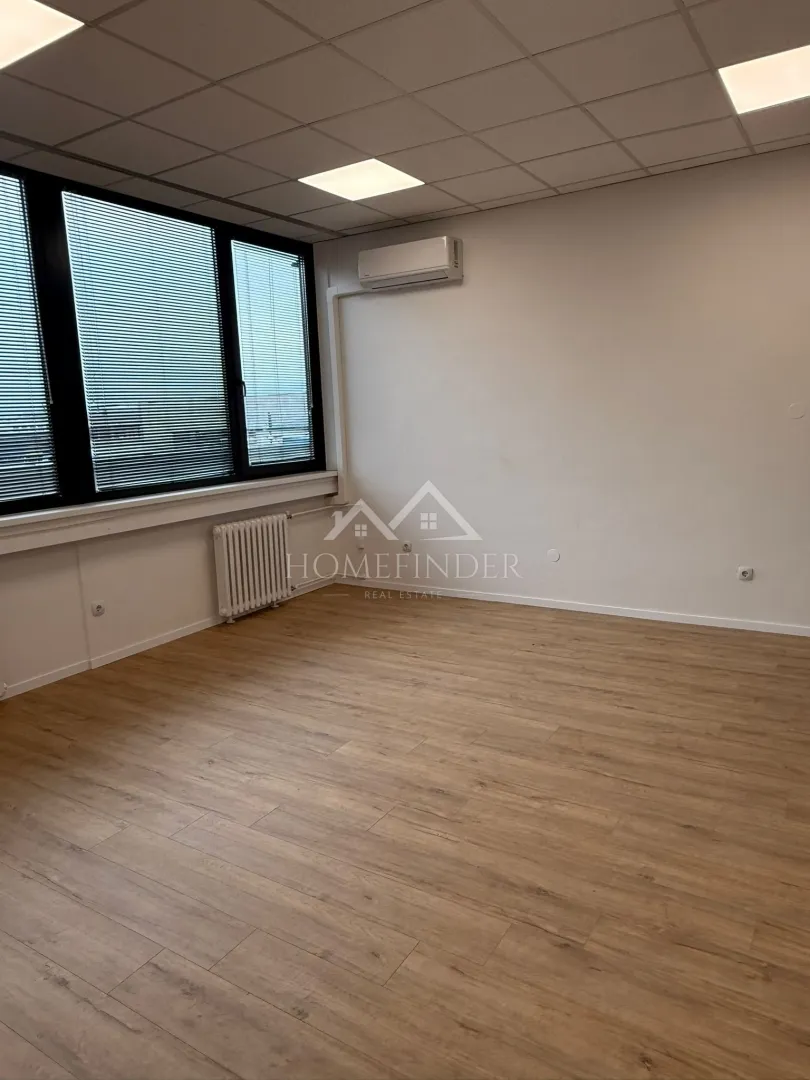potpuno renovirani uredi za najam, ukupno 238, 69m² - slika 14