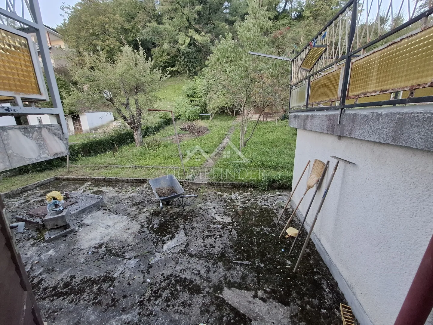 kuća na graberju, 260m2, 3 odvojena stana, 1200m od črnomerca - slika 11