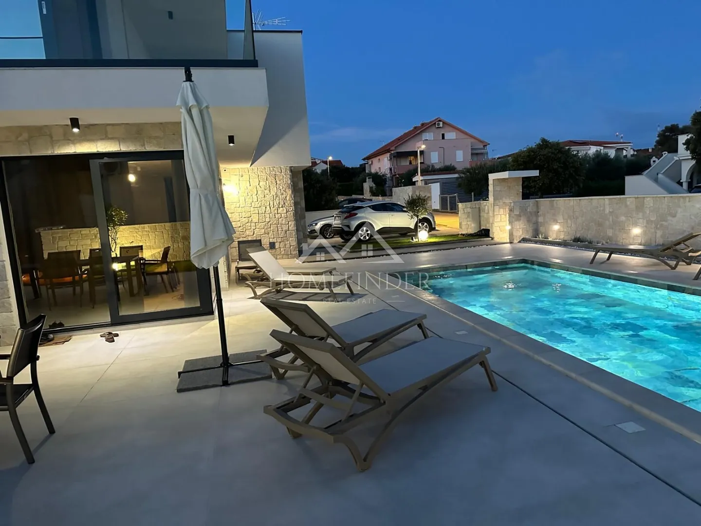 urbana vila s bazenom, (5s), 4 vpm, smart house 200 metara od mora - slika 4