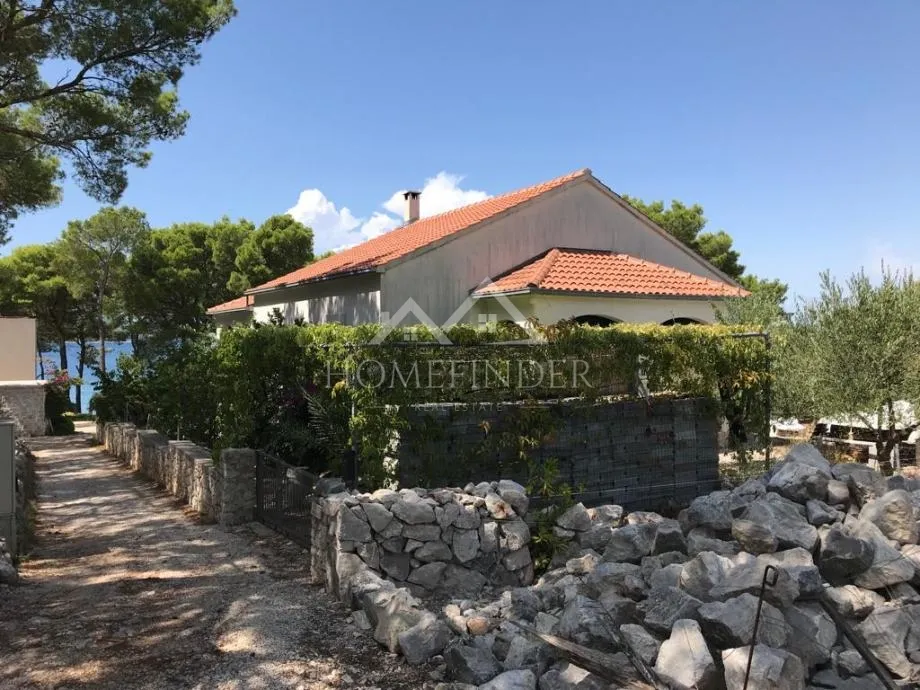 milna, brač – prekrasna kuća 200 m², 20m od mora - slika 16