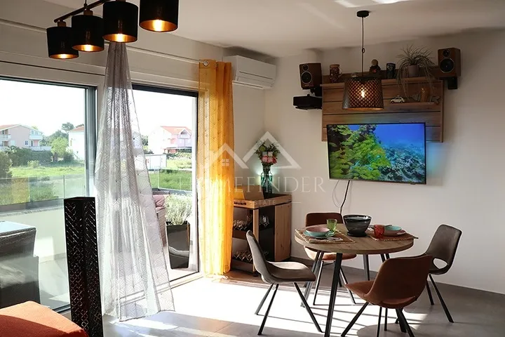 apartman, 2s, zaton, 100m od mora, 48,43m2 + terasa na krovu - slika 2