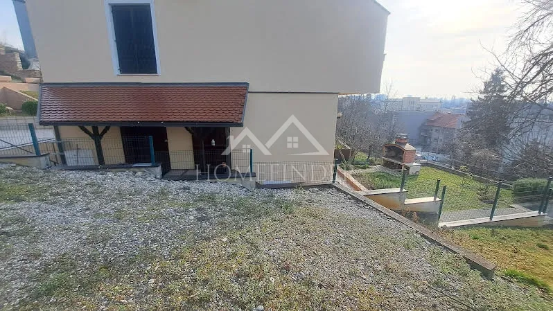 Građevinsko zemljište Grmoščica 686m2 - Zagreb