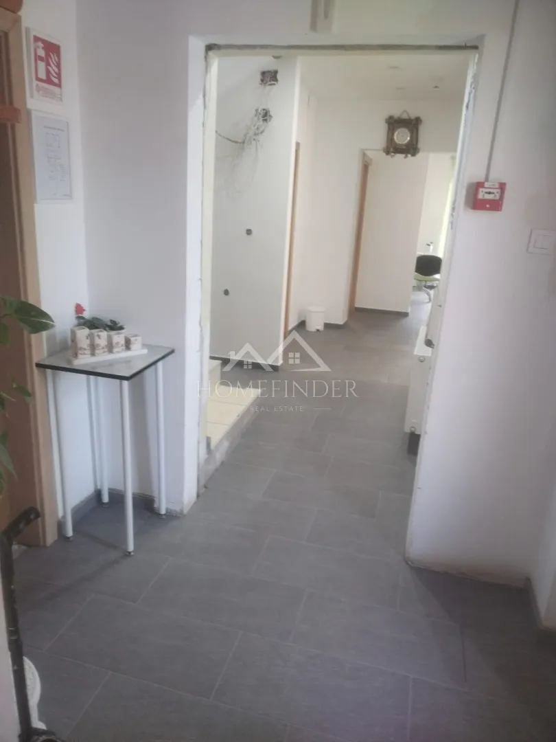 funkcionalna višenamjenska kuća u strmcu, 300 m2, ( 8s), 6 vpm - slika 29