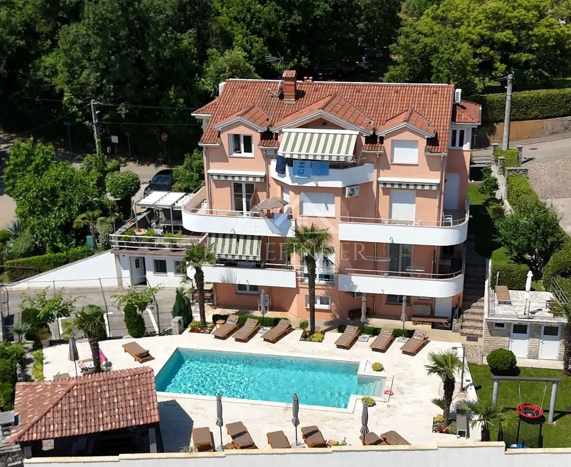 Predivna vila s bazenom – Opatija 505m², savršena investicijska prilika - Oprić, Opatija