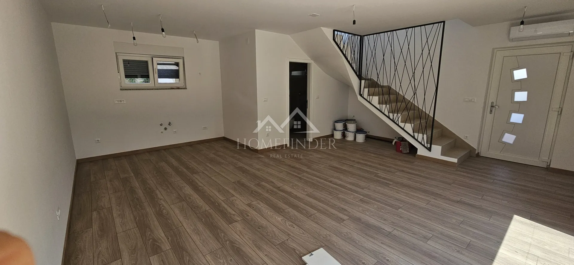 dvoetažni stan, 300m od mora, 137m2, 2vpm, novogradnja - slika 11