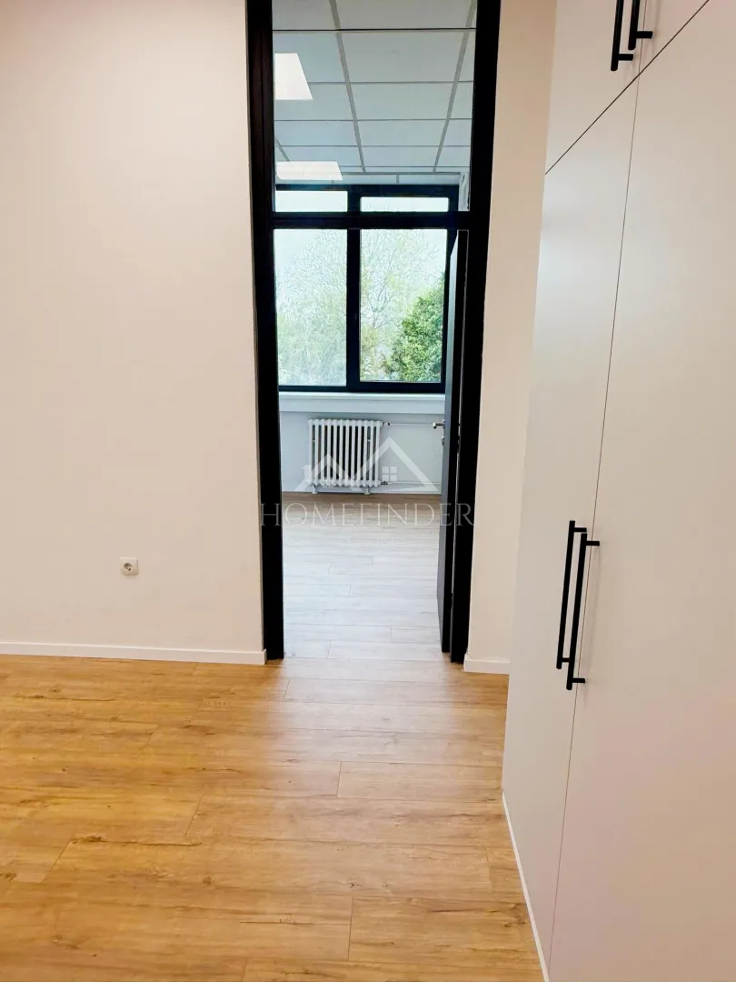 potpuno renovirani uredi za najam, ukupno 238, 69m² - slika 13