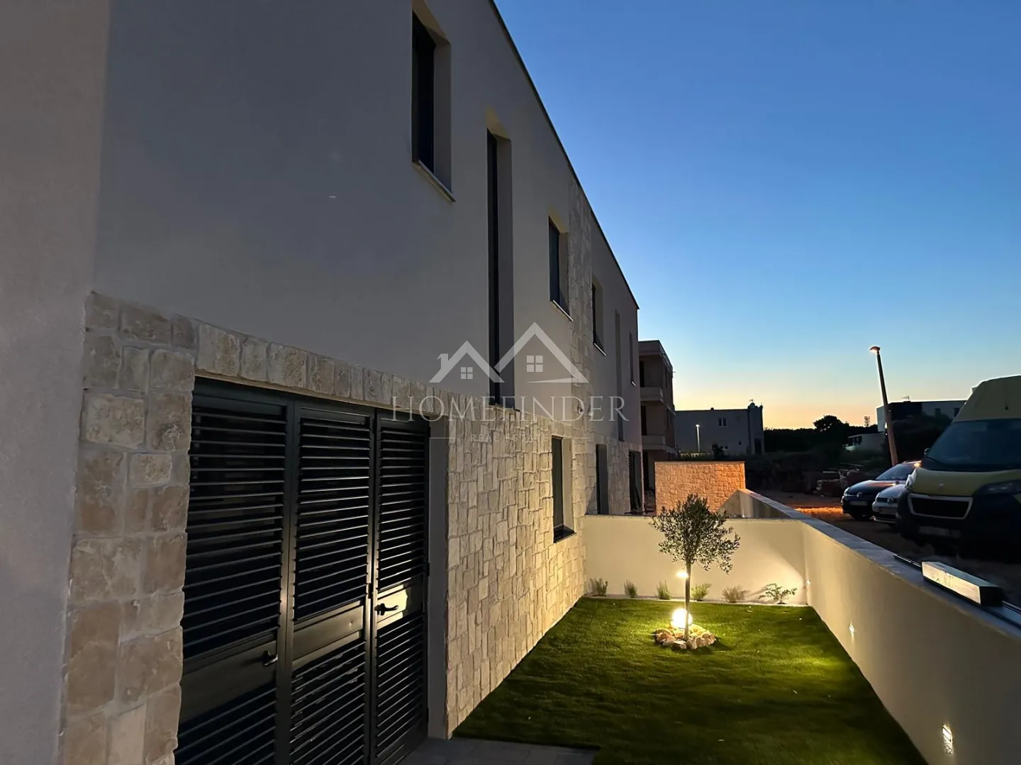 urbana vila s bazenom, (5s), 4 vpm, smart house 200 metara od mora - slika 11