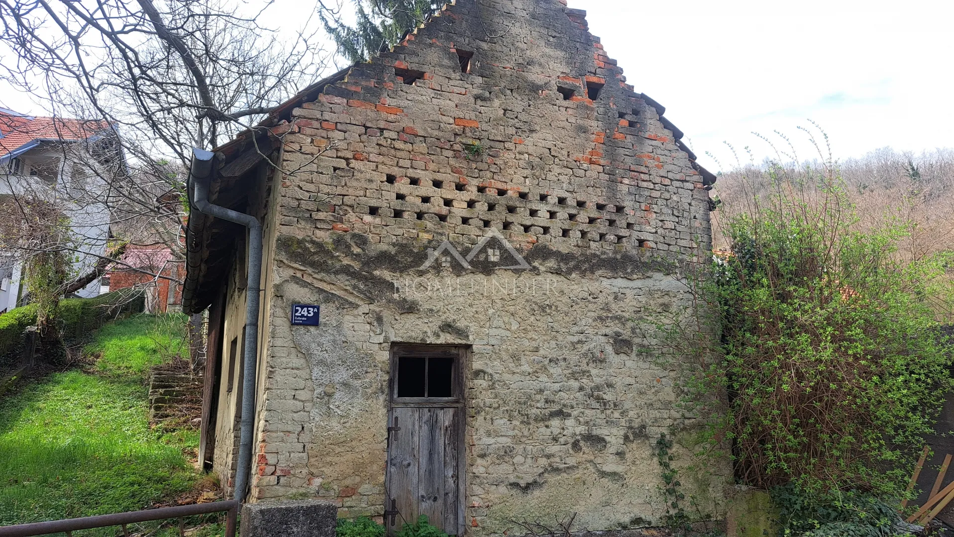 kuća čučerje 250m2 sa predivnom okućnicom - slika 3