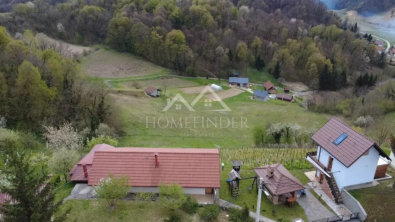 vikendica s preljepim pogledom i dvorištem, veliko trgovišće - slika 10