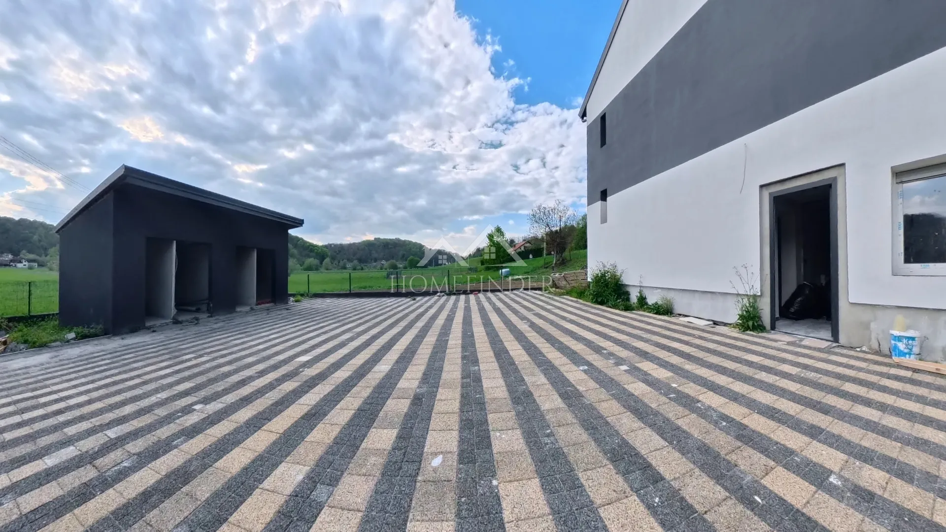 zgrada sa 3 prostrana stana, mala erpenja, 306m2, 6vpm, novogradnja - slika 20