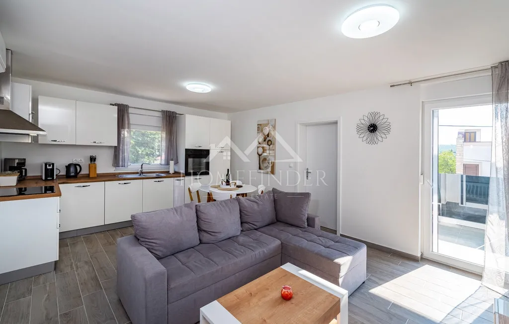 moderna kuća s bazenom i 2 apartmana, 200m od mora, gornji karin - slika 20