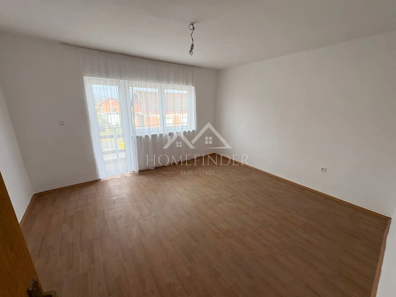 kuća petrinja 200m2 - slika 11