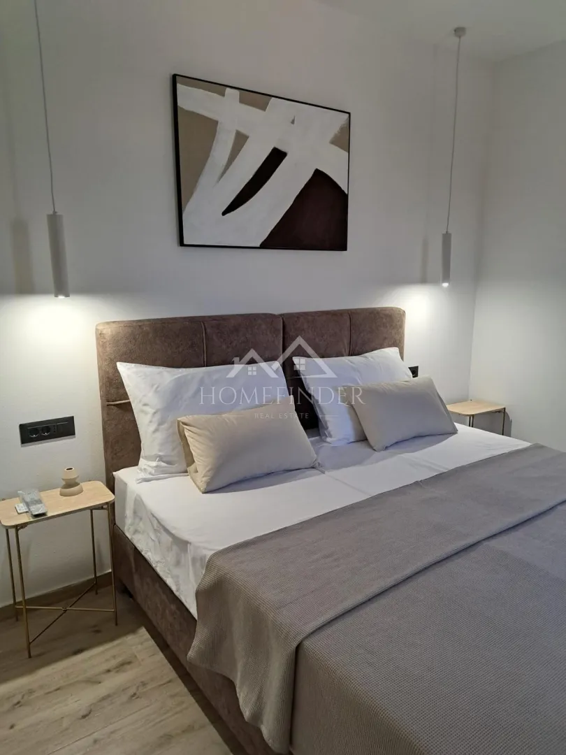 urbana vila s bazenom, (5s), 4 vpm, smart house 200 metara od mora - slika 29