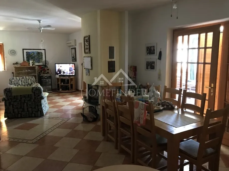 milna, brač – prekrasna kuća 200 m², 20m od mora - slika 9