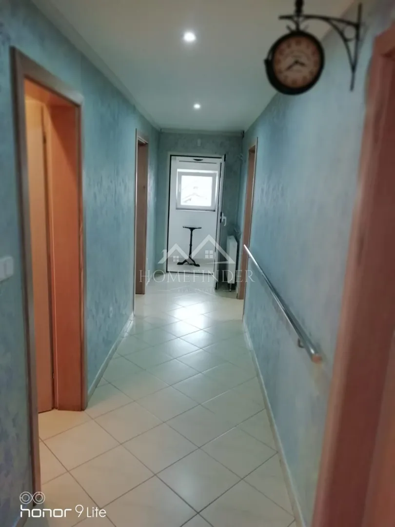 funkcionalna višenamjenska kuća u strmcu, 300 m2, ( 8s), 6 vpm - slika 39
