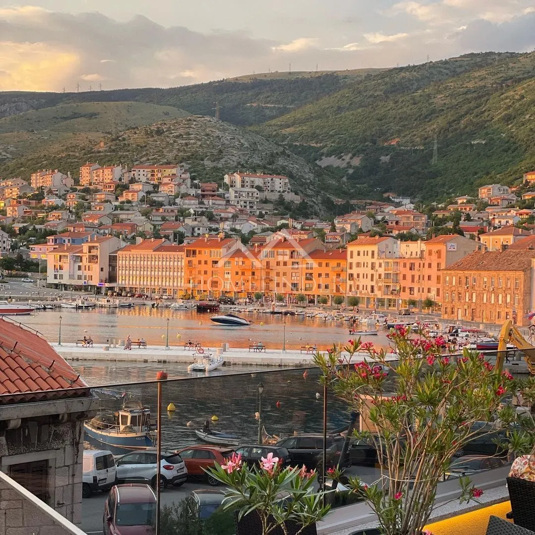caffe bar i noćni klub, senj, 220m2, top lokacija - slika 2
