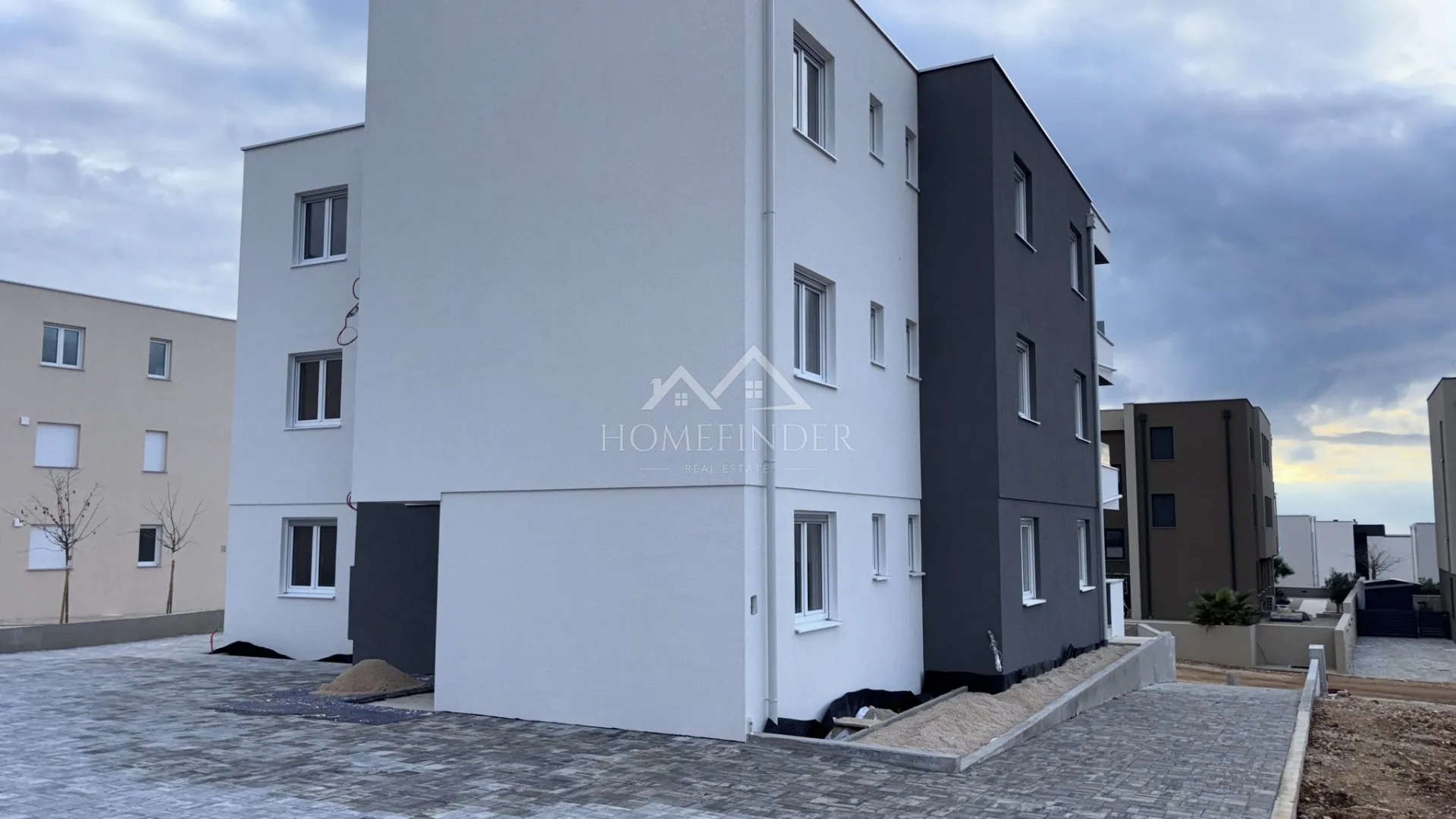 stan s pogledom na more, 94m2, 3s, novalja, novogradnja - slika 2