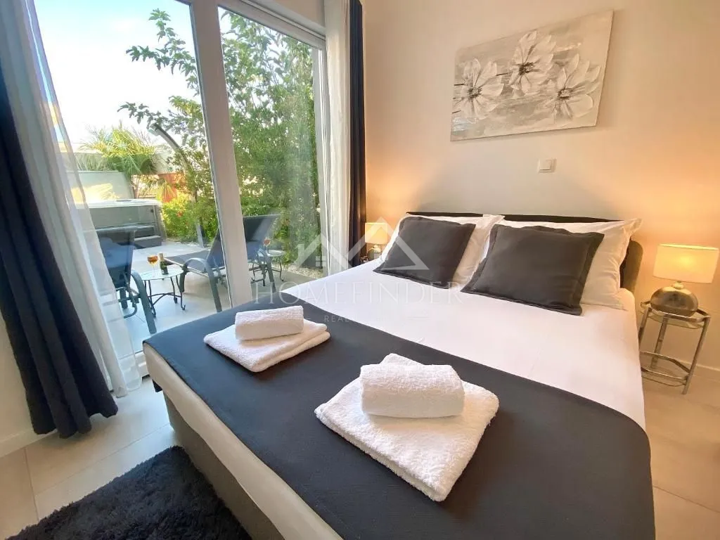 moderan dvoetažni stan s panoramskim pogledom na more, 179m², novalja - slika 7