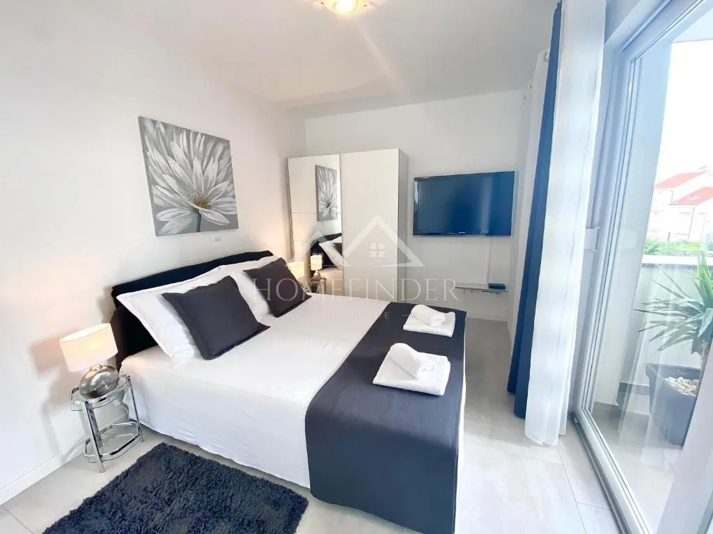 moderan dvoetažni stan s panoramskim pogledom na more, 179m², novalja - slika 9