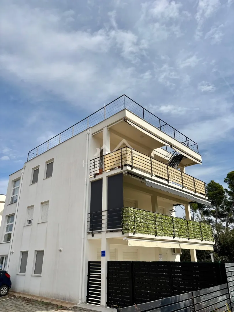 Stan s vrtom, 3S, 90 m², 180 m od mora – Petrčane - Petrčane, Zadar