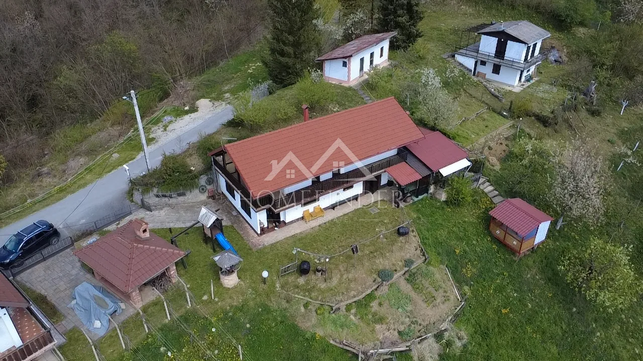vikendica s preljepim pogledom i dvorištem, veliko trgovišće - slika 4