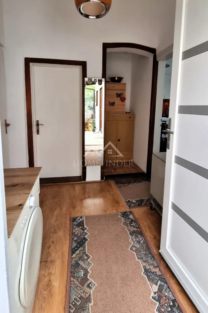 dva objekta u strogom centru gunduliceva 58m2 - slika 9