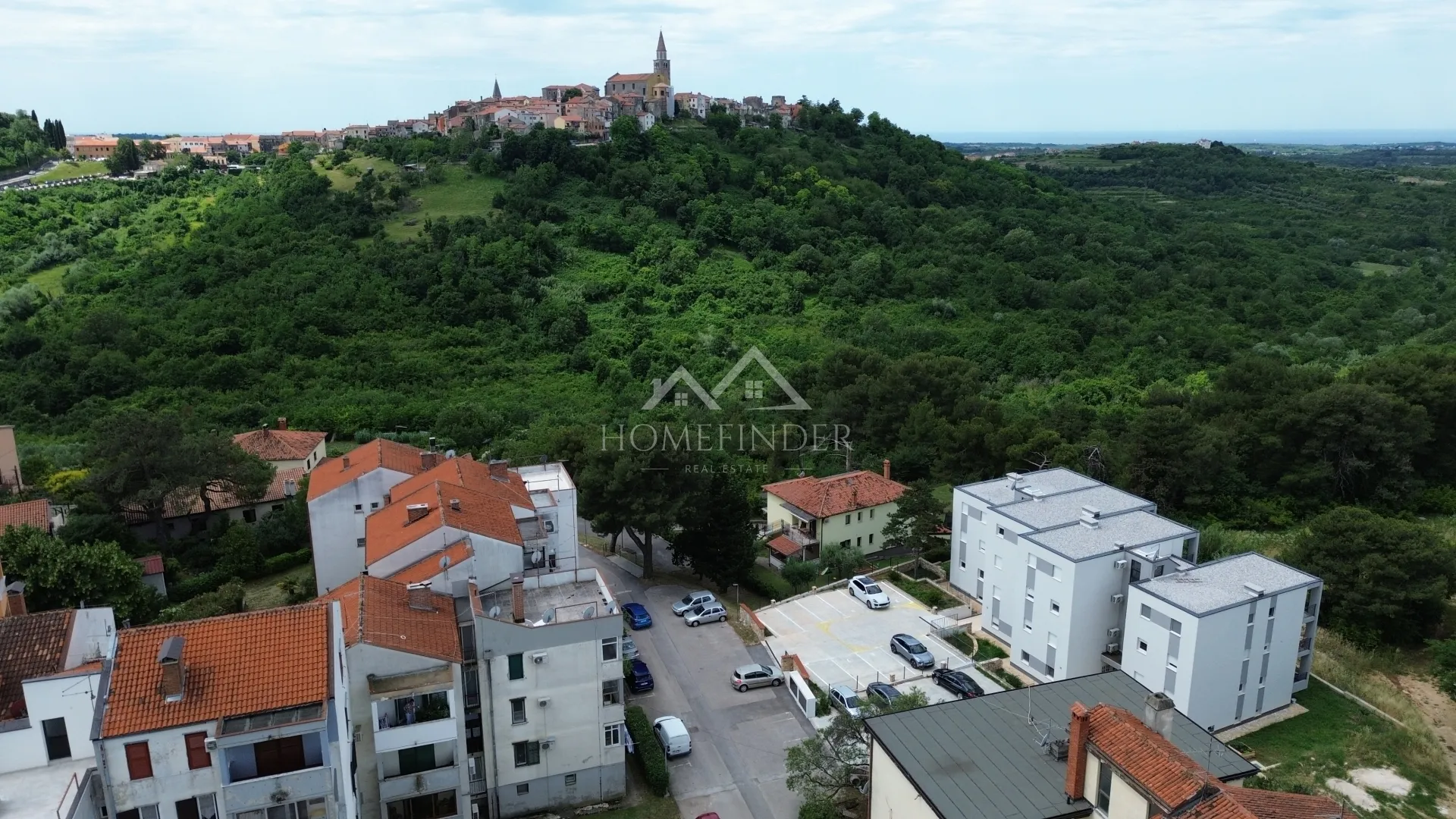 stan s dvorištem i predivnim pogledom 84m², buje - slika 5