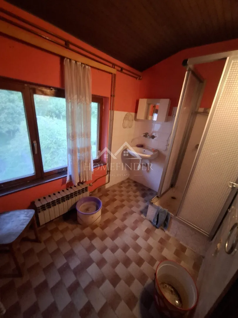kuća na graberju, 260m2, 3 odvojena stana, 1200m od črnomerca - slika 6