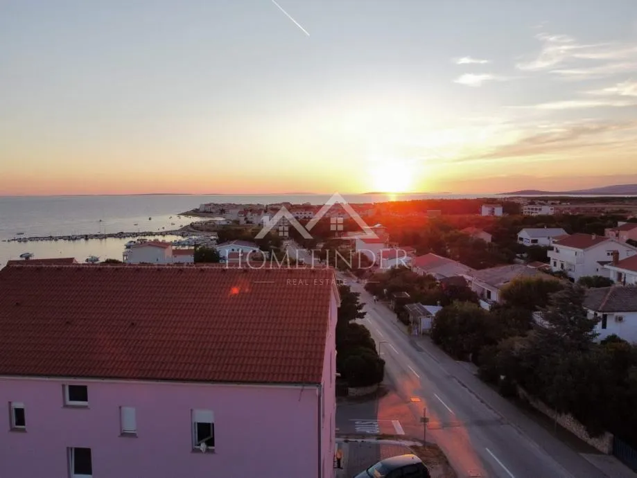 luksuzan penthouse 136m², 180m od plaže, povljana, novogradnja - slika 11