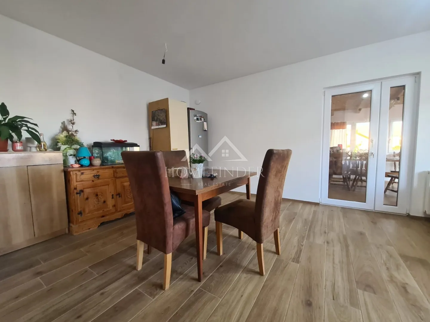 prostran apartman 200 m od mora, čiovo - slika 2