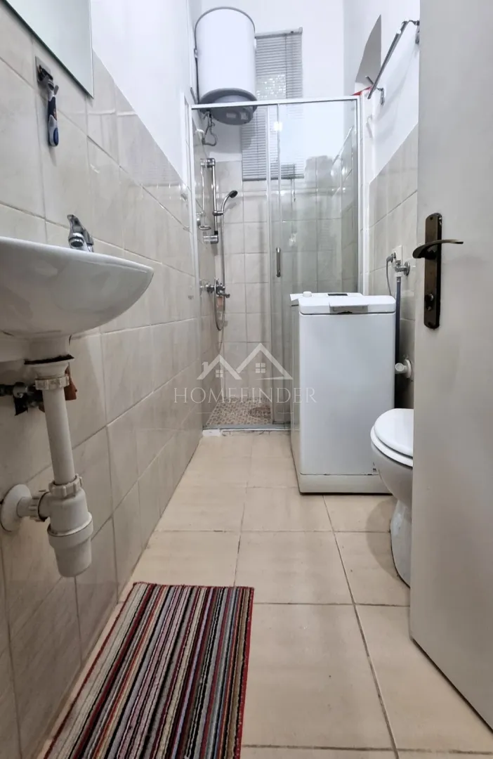 dva objekta u strogom centru gunduliceva 58m2 - slika 14