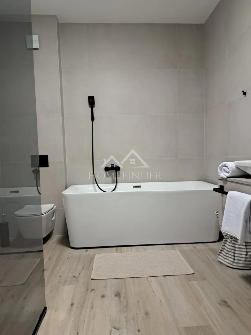 urbana vila s bazenom, (5s), 4 vpm, smart house 200 metara od mora - slika 18